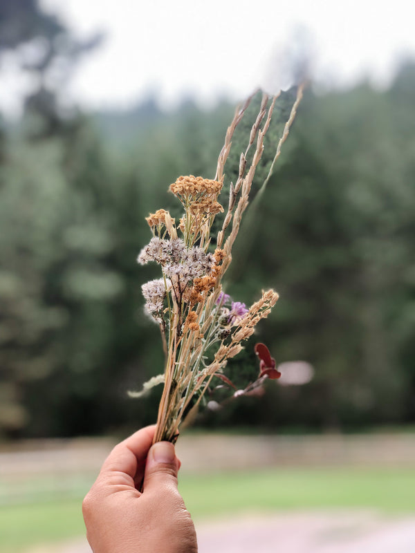 dried flower bouquet